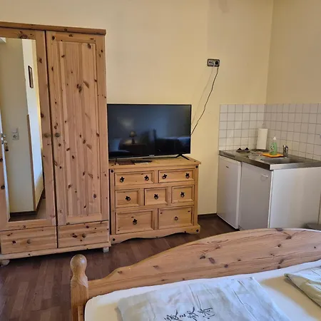 Πανσιόν Gina 3*